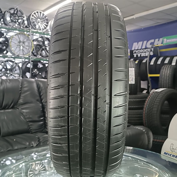 Літні шини Michelin Pilot Sport 4 225/45 R18 95W XL MO