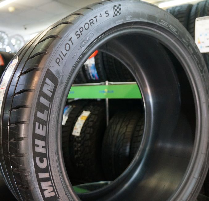 Літні шини Michelin Pilot Sport 4S