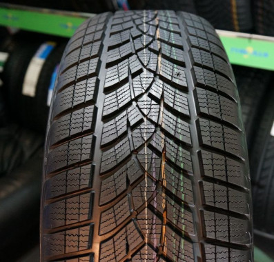 GoodYear UltraGrip Performance SUV Gen-1 245/45 R21 104V XL - Картинка 2