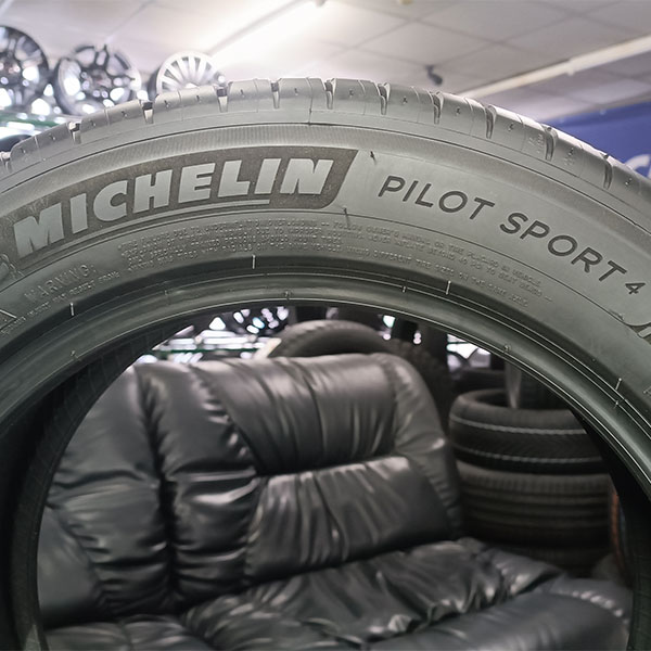 Літні шини Michelin Pilot Sport 4