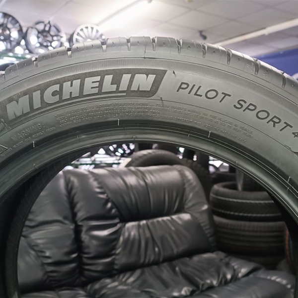 Літні шини Michelin Pilot Sport 4 255/40 R18 99Y XL * S1