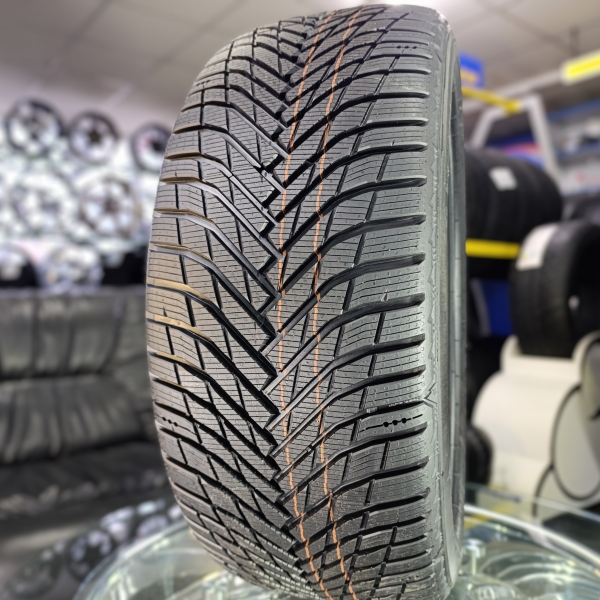 Зимові шини Michelin Pilot Alpin 5 245/45 R17 99H XL MO