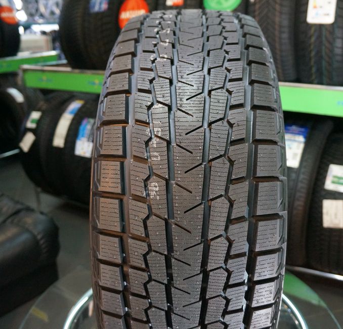 Зимние шины Yokohama Ice Guard G075 235/60 R16 100Q 