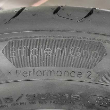 Літні шини GoodYear EfficientGrip Performance 2 215/50 R18 92V 
