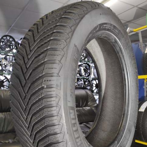 Всесезонні шини Michelin CrossClimate 2 185/60 R15 84H 