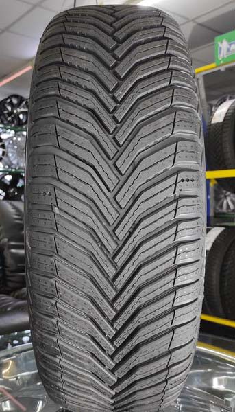 Всесезонные шины Michelin CrossClimate 2 235/45 R18 98Y XL 