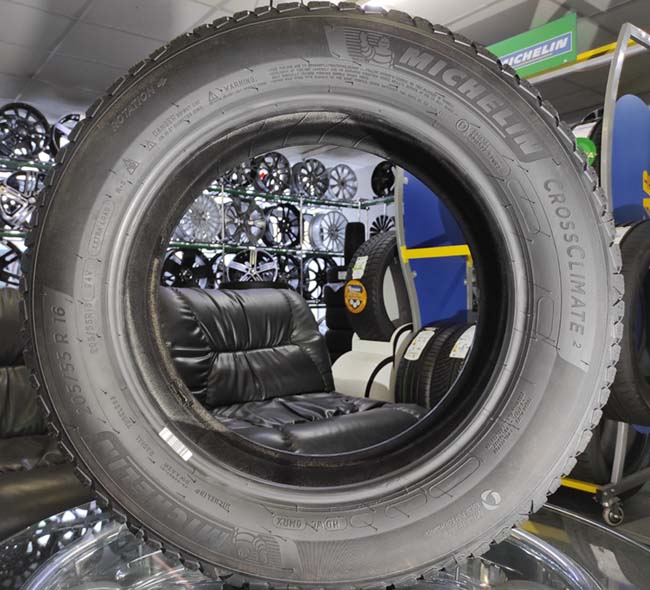Всесезонні шини Michelin CrossClimate 2 215/55 R17 94V 