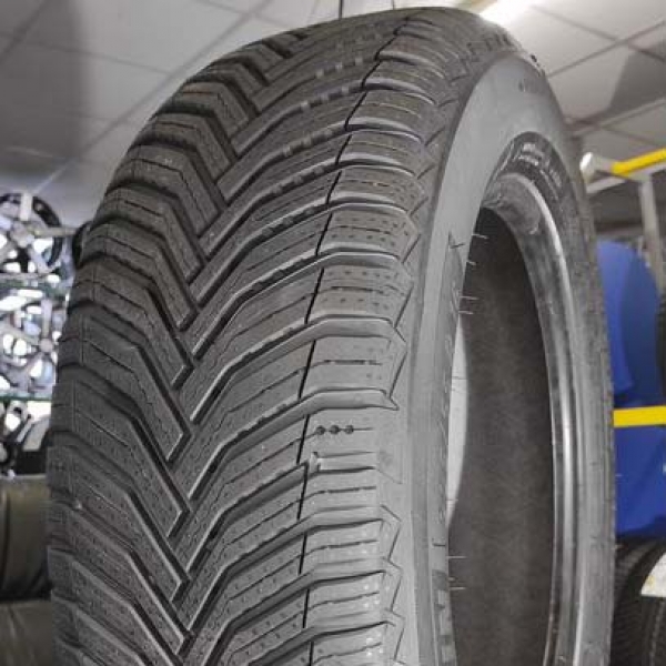 Всесезонні шини Michelin CrossClimate 2 235/45 R18 94W 