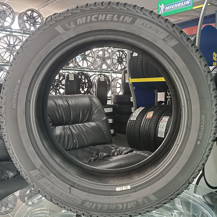 Зимові шини Michelin Alpin 7 205/50 R17 93V 