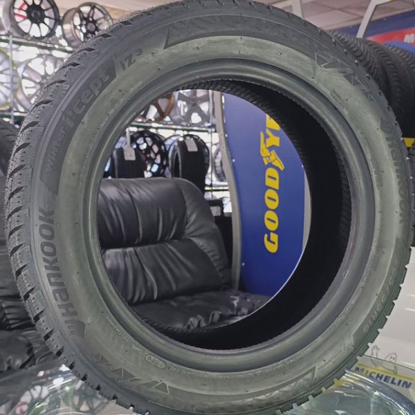 Зимние шины Hankook Winter i*Cept iZ3 W636 225/55 R18 102H XL 